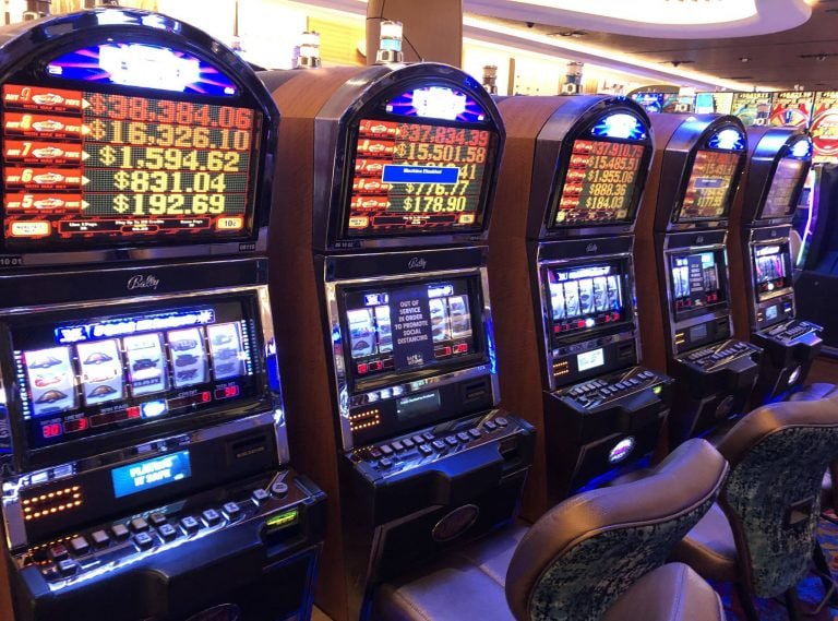 818 Casino APK မိုဘိုင်း APP ဖြင့် လောင်းကြေးထိုးနေသည့် Myanmar ကစားသမား